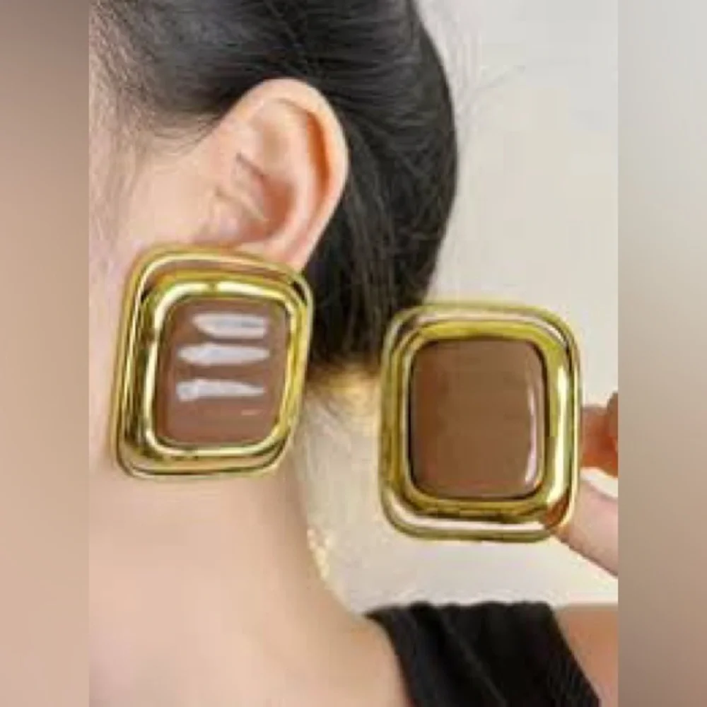 ✨ Bold Square Statement Earrings – Gold & Brown Retro Style
